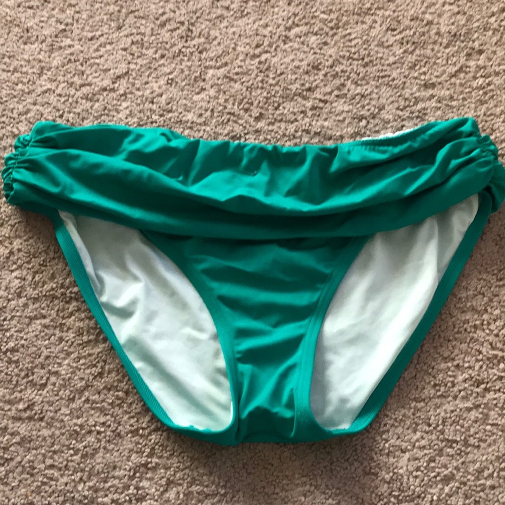 Large VS bikini bottom