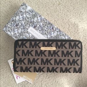 Michael Kors MK patterned wallet