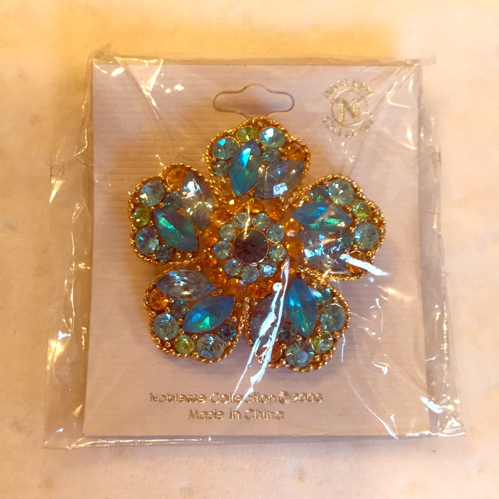 Noblesse Collection Brooch