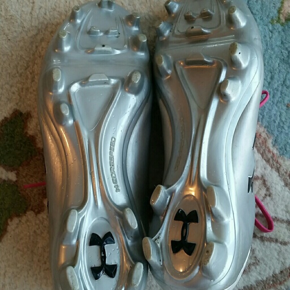 Under Armour Silver Cleats - Picture 3 of 5