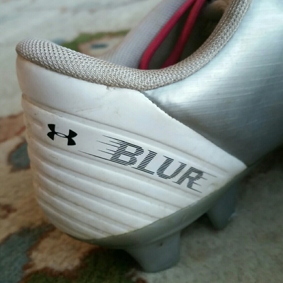 Under Armour Silver Cleats - Picture 5 of 5