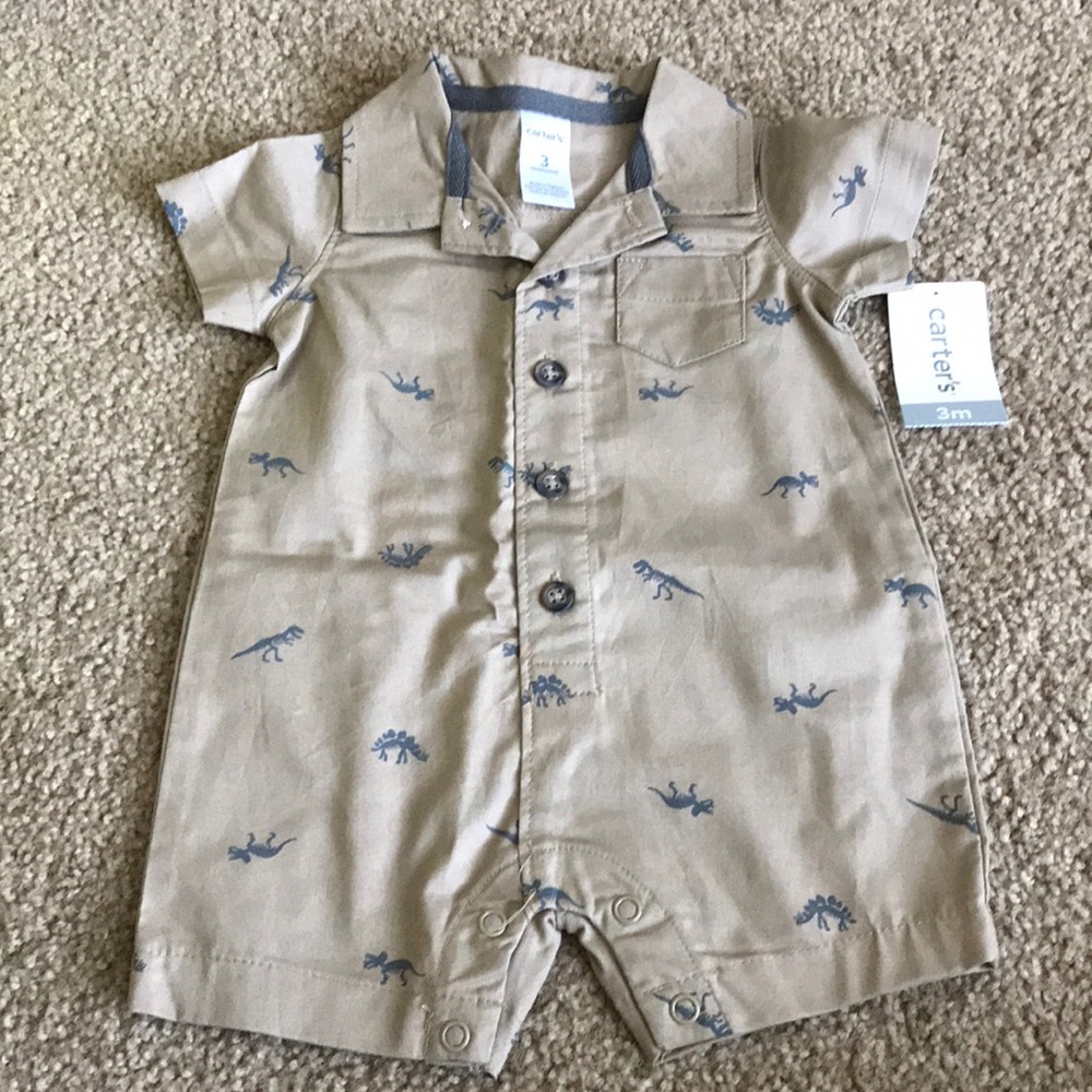 Carter’s NWT 3 month Dino safari romper