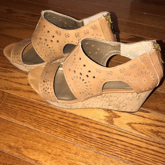 BCBG cork heels - Picture 2 of 2
