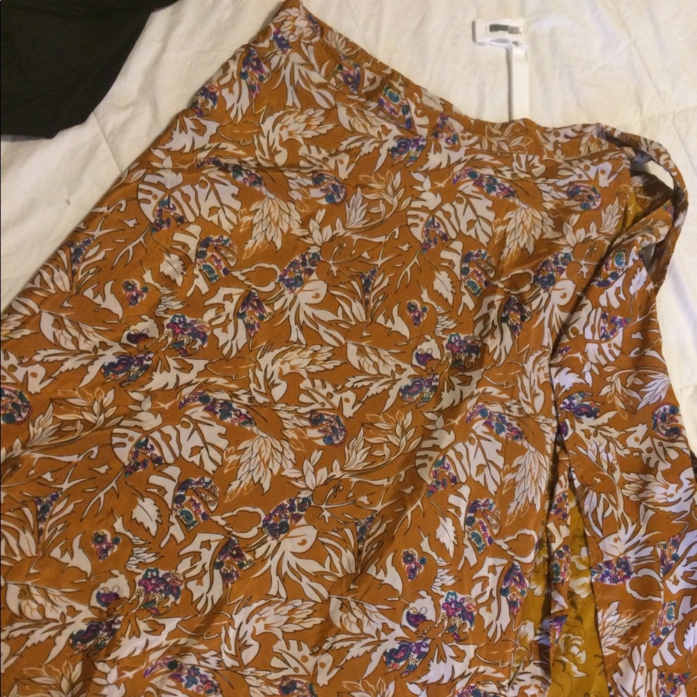 BEAUTIFUL MULTI WEAR WRAP/DRESS/SKIRT