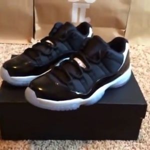 Jordan 11s lows infrared