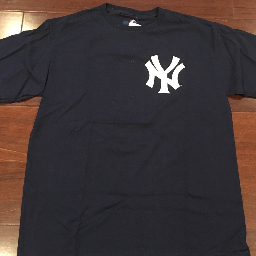 NWT New York Yankees Shirt - size L