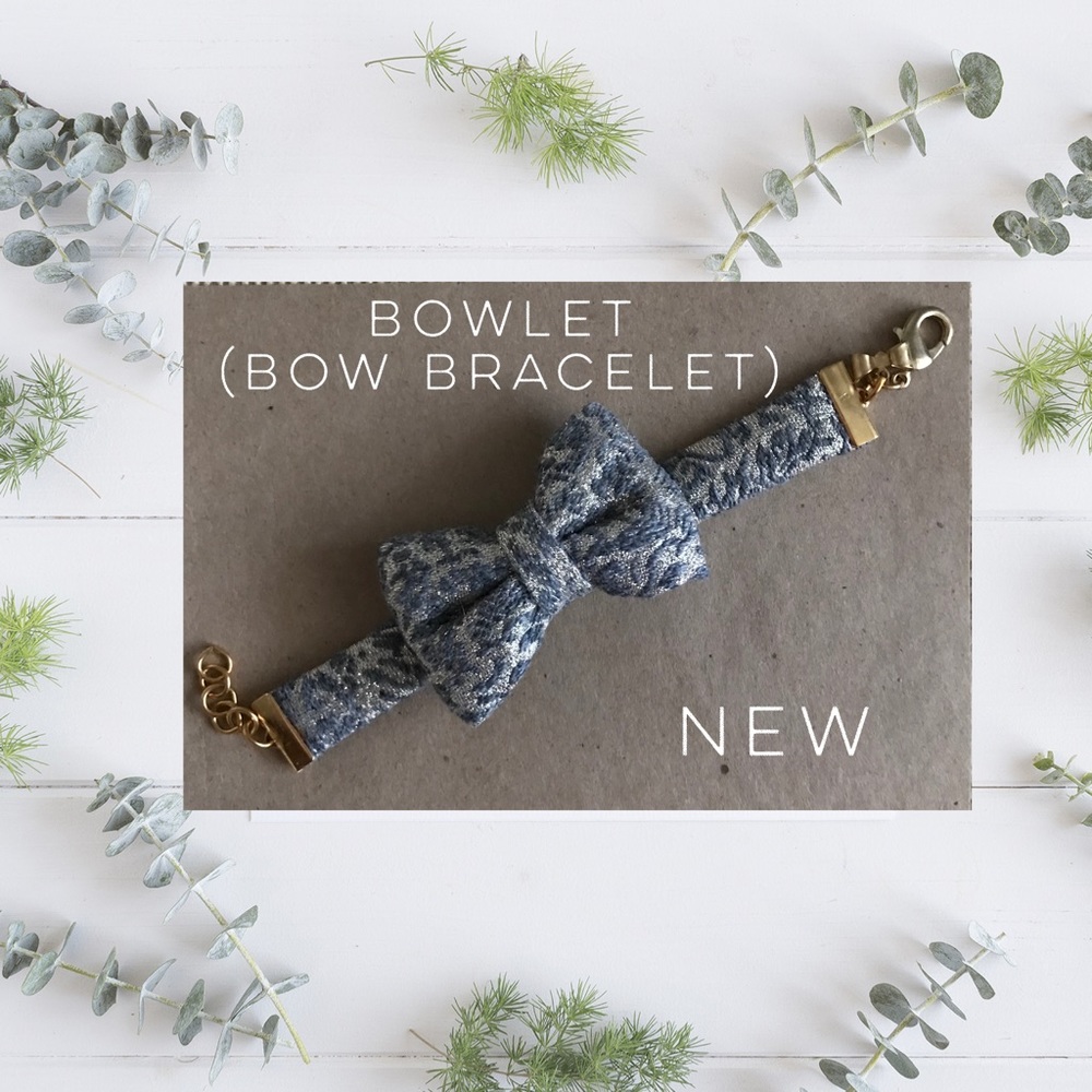Bow Bracelet in Grey and Gold Jacquard