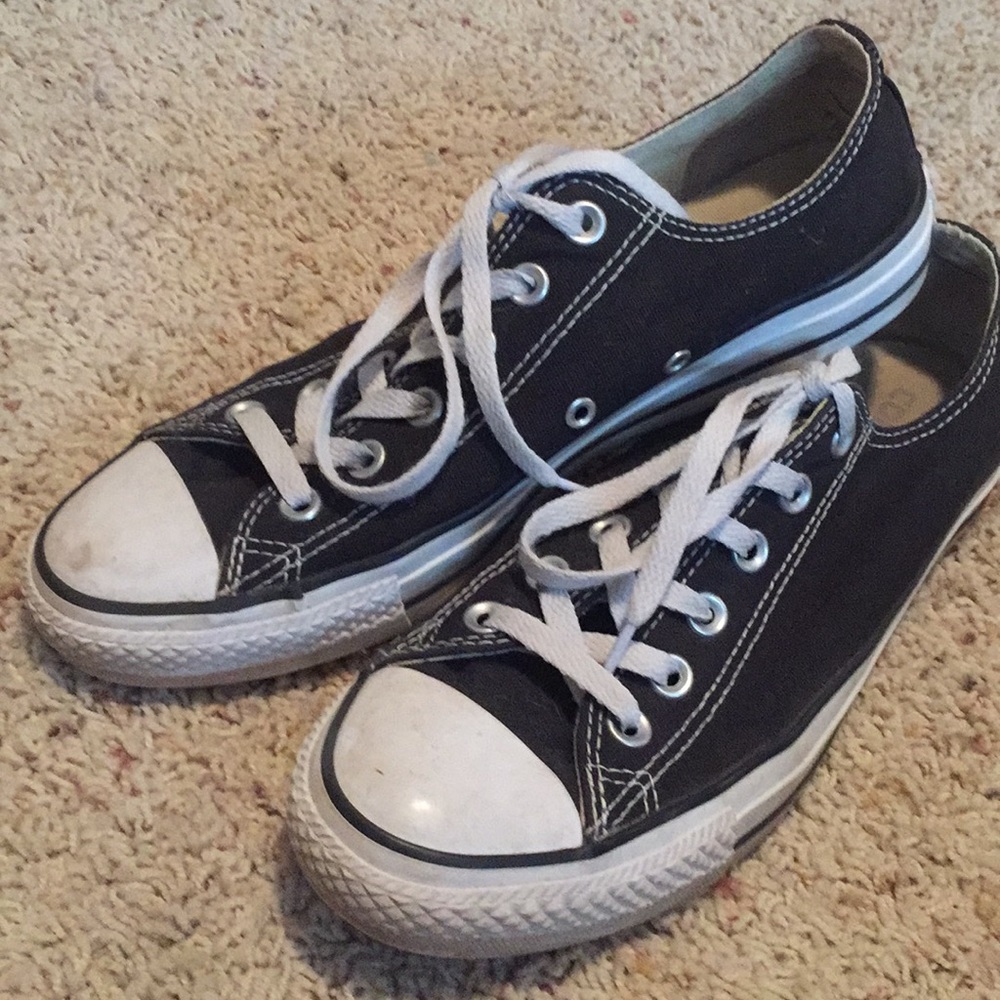 black low top converse