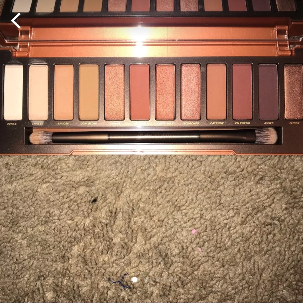 AUTHENTIC Urban decay heat palette