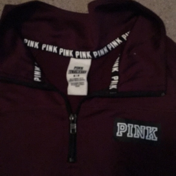 Workout top - Picture 2 of 3