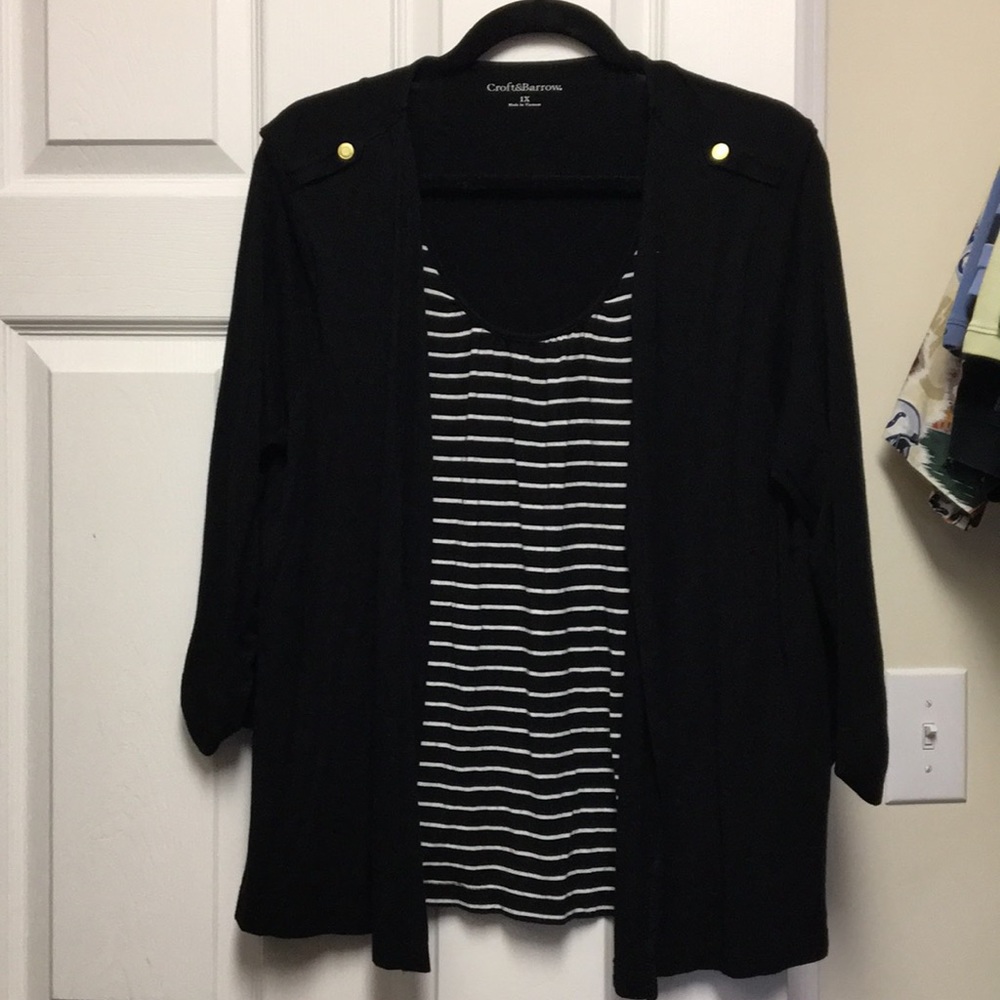 Faux cardigan shirt. Size 1x