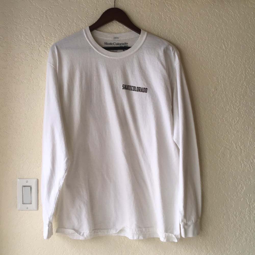 Men’s large Skate Colorado white long sleeve