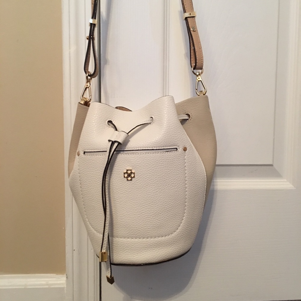 NWOT Ann Taylor Bucket Bag in Cream / Beige