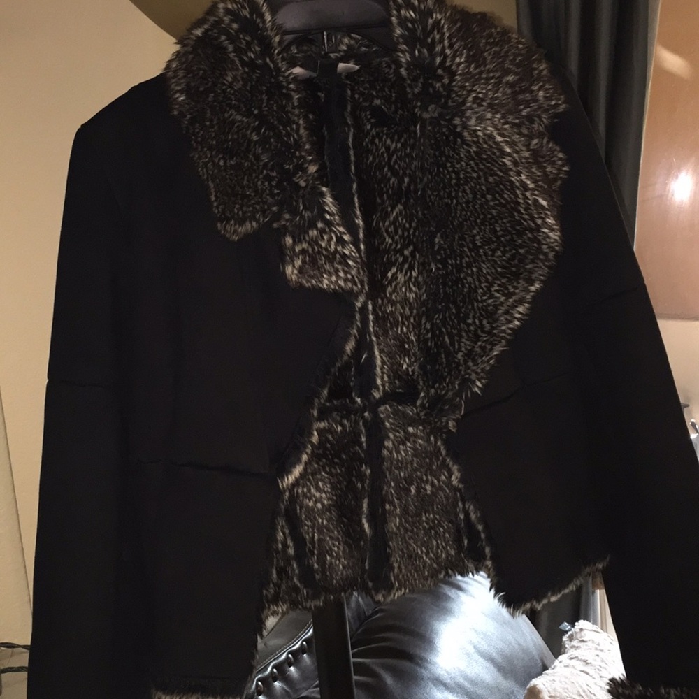 Express polyester and faux fur jacket