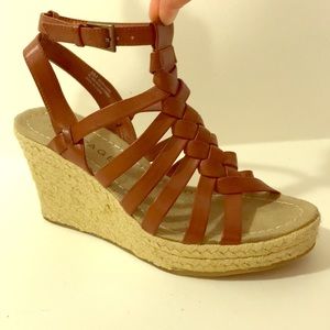 Brown Wedges