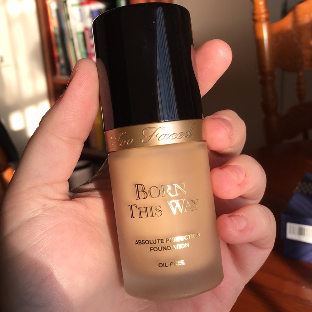 Too Faced - Born This Way Foundation in Vanilla