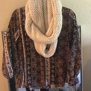 BUNDLE! Patterned Top and Oversized Scarf
