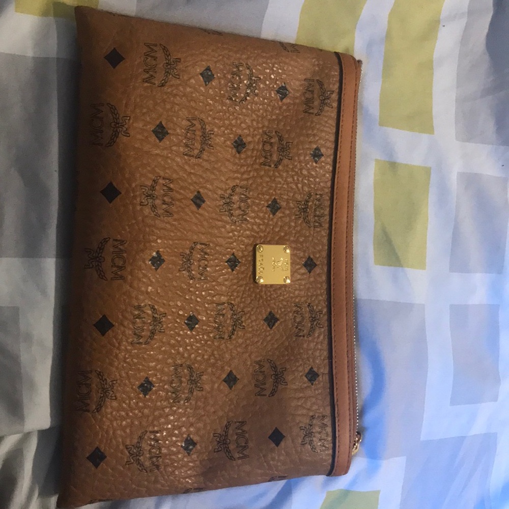 ‼️Traded‼️ MCM clutch (cognac & authentic)
