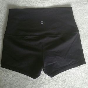 🎉FinalSale!🎉Lululemon Athletica Shorts highwaist