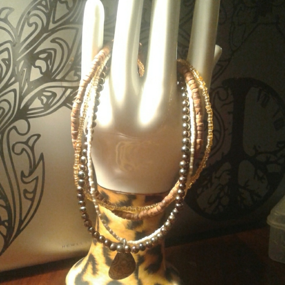 Shell, beaded leather necklace Hawaiian