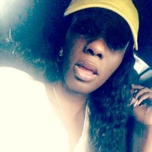 Meet your Posher, Alexis