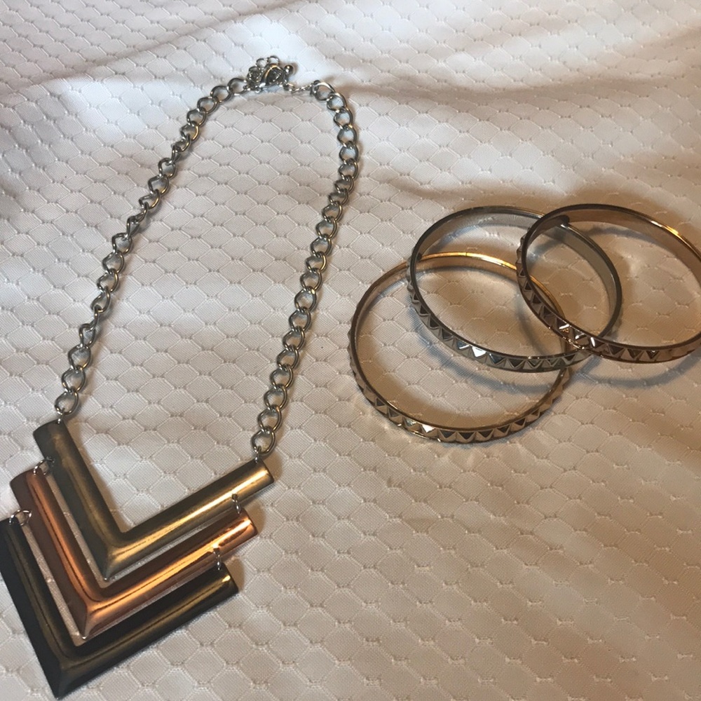 Tri-colored Arrow Necklace & Bracelets 🌟