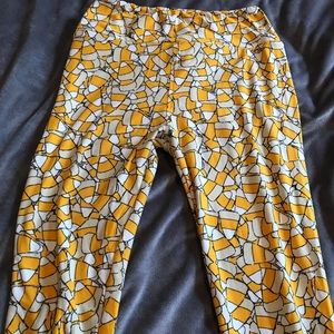 EUC Lularoe candy corn leggings OS