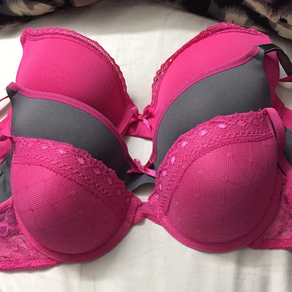 3 Bras - image 1