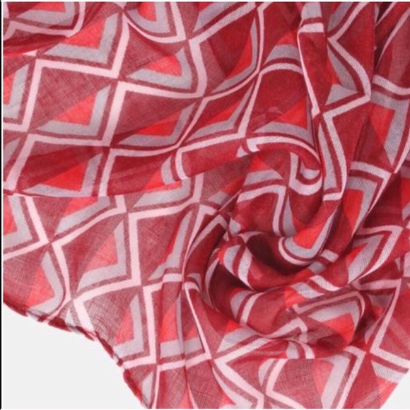 [ Need Gone ] Red Triangle Infinity Scarf - Picture 2 of 4