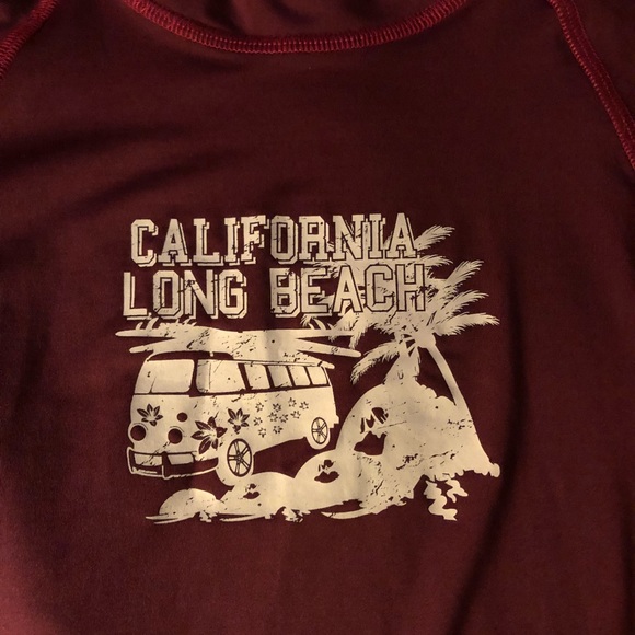 Maroon Rashguard ππ½ββοΈπΎππΎππ½ββοΈ - Picture 2 of 5