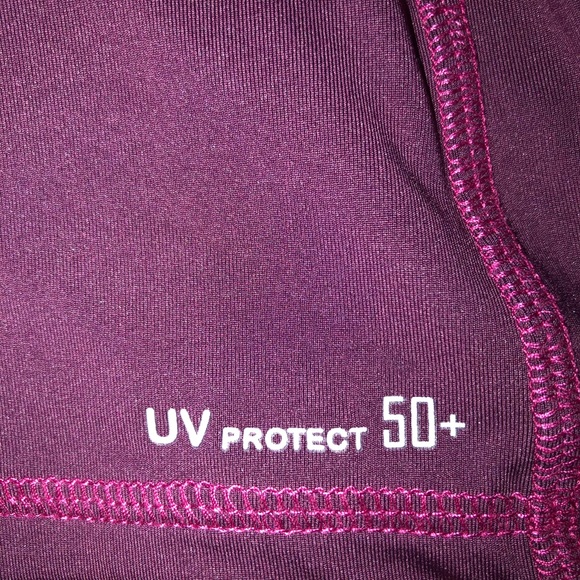 Maroon Rashguard ππ½ββοΈπΎππΎππ½ββοΈ - Picture 5 of 5