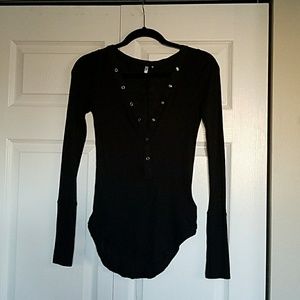 black v neck snap urban Henley long sleeve shirt
