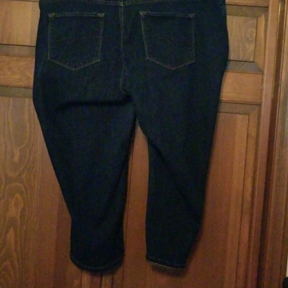 Jean capris - Picture 2 of 2