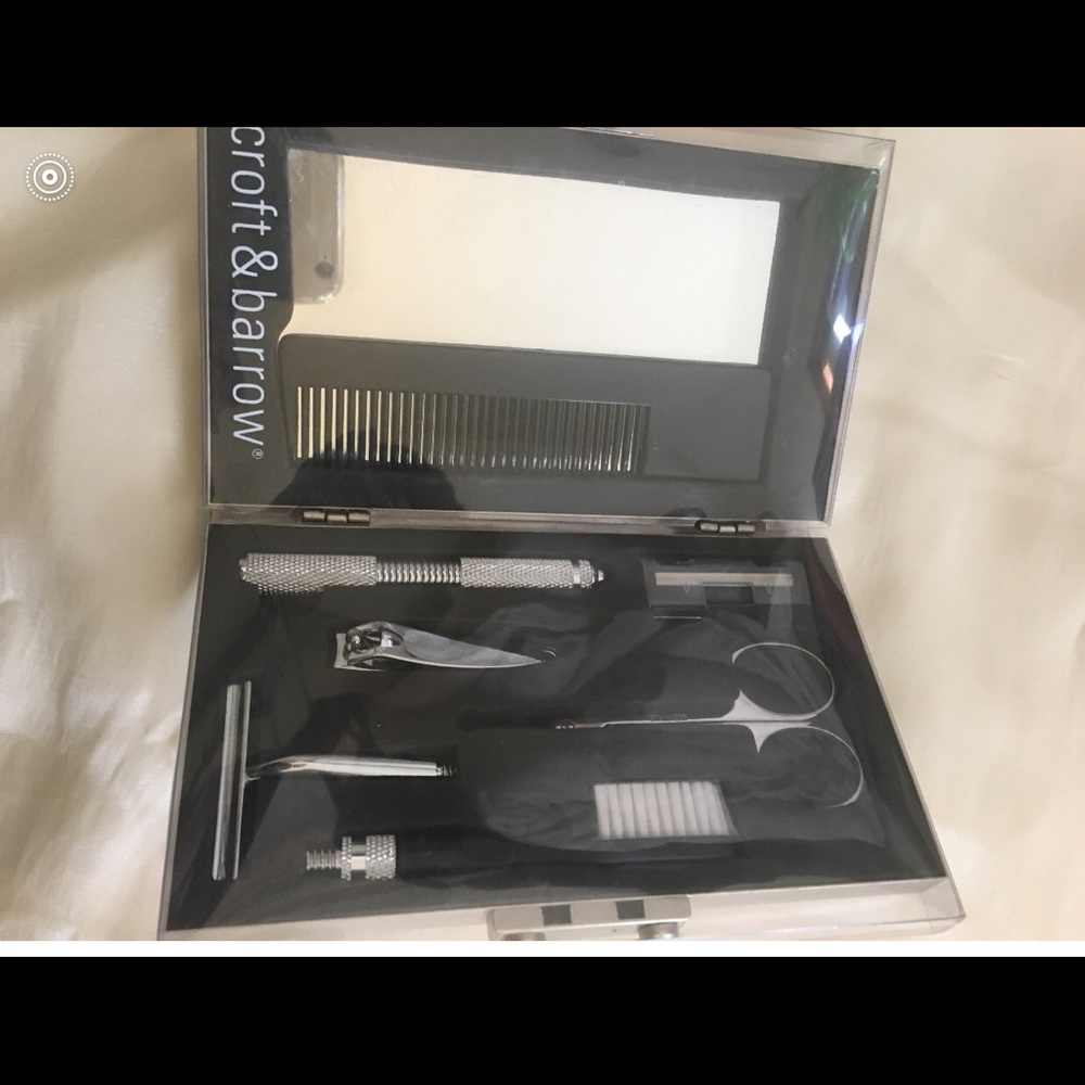 Croft & Barrow Men’s Travel Grooming Kit W/ Mirror