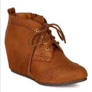 Cityclassified lace up booties size 6.5
