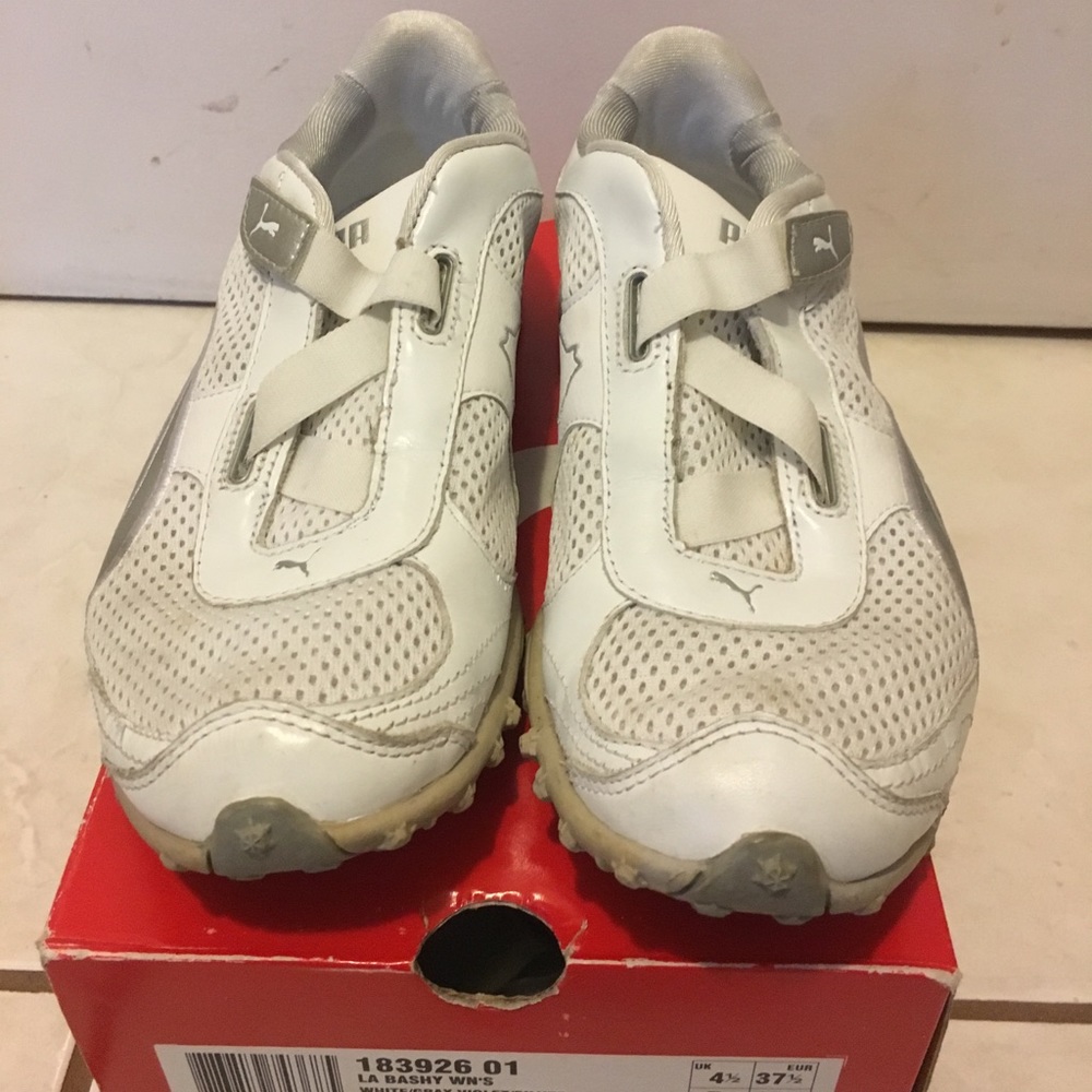 White puma sneakers