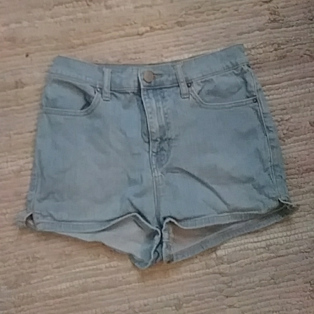 *****SOLD***BDG highwaisted denim shorts