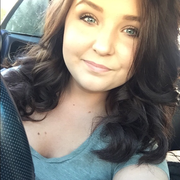 Meet your Posher, Haley - Picture 1 of 1