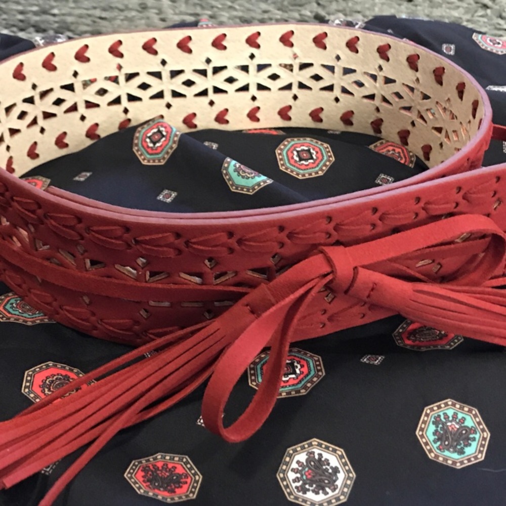 Red tie belt