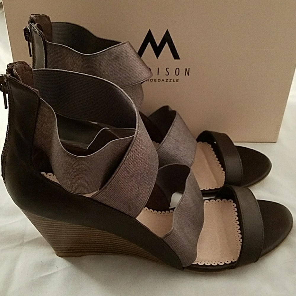 Madison by ShoeDazzle Pewter & Brown Wedges