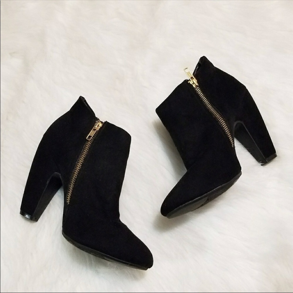 Mossimo heeled booties!