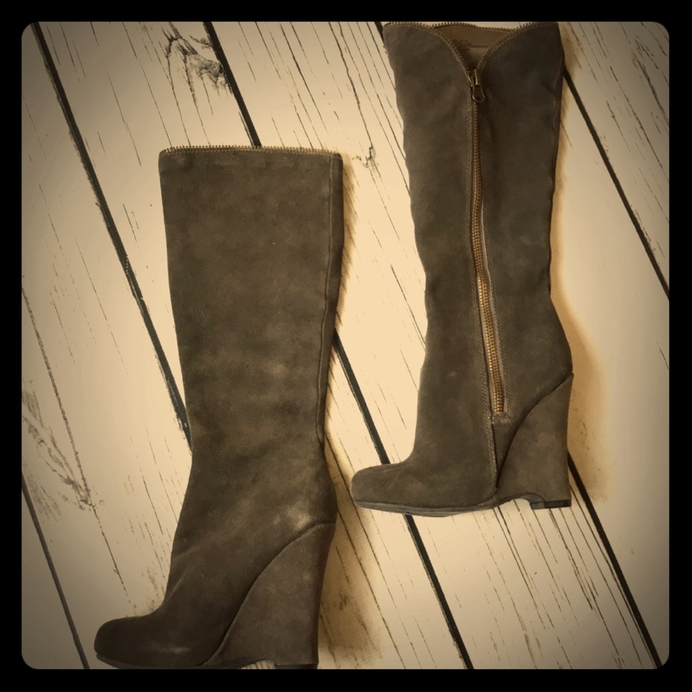 Mia Grey Suede Wedge boots Size 7