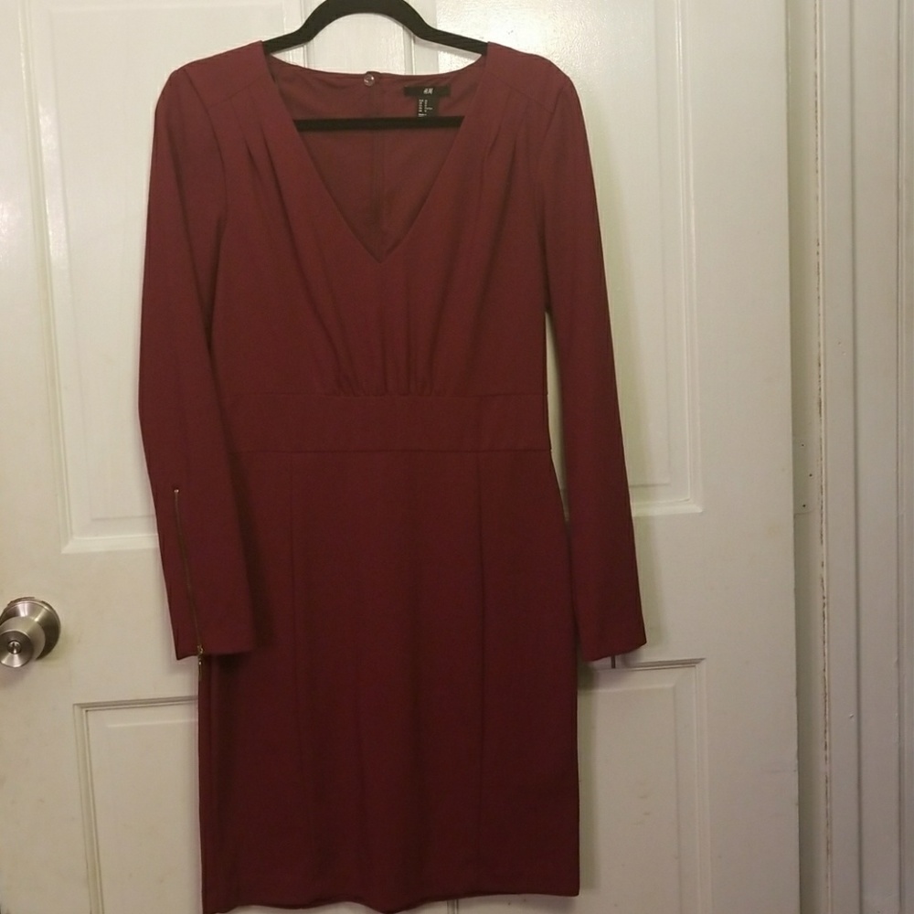 Long sleeve maroon dress with sleeve zipper detail