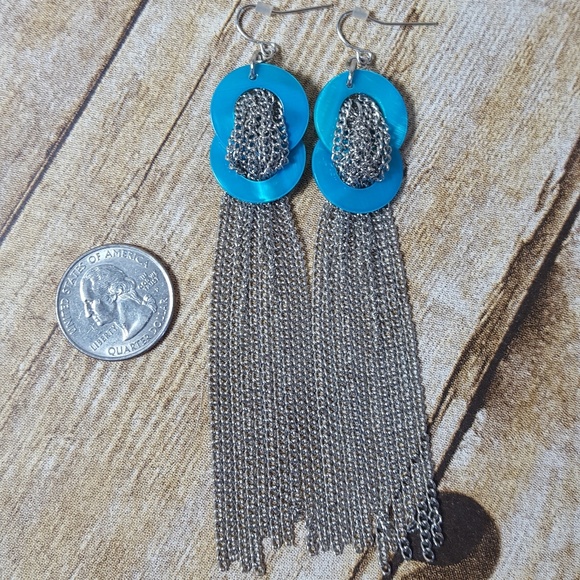 Dangle earrings. Blue. Silver tone. - Picture 2 of 4