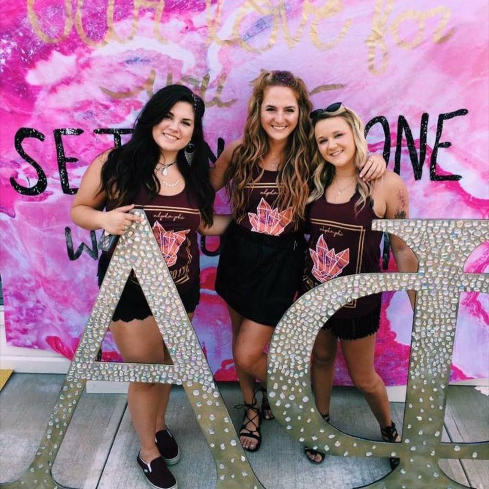 Meet your Posher, Macy