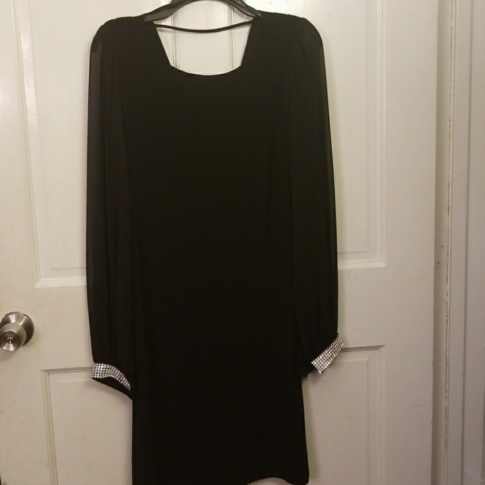 Formal long sleeve black bodycon dress
