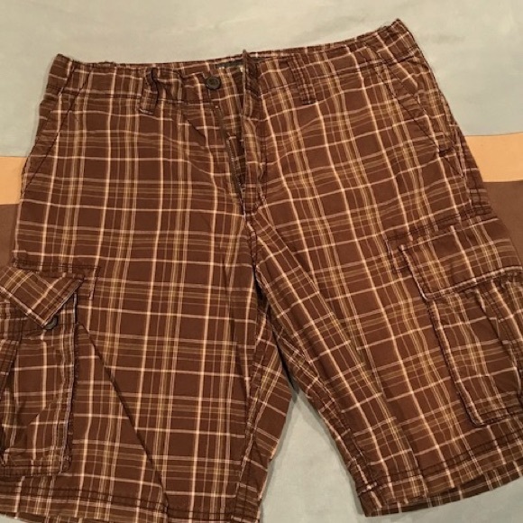 2 pairs of Men's shorts. EUC. Size 33. - Picture 2 of 3