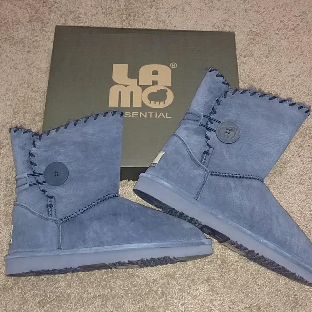 Brand new LAMO essential Blue suede boots