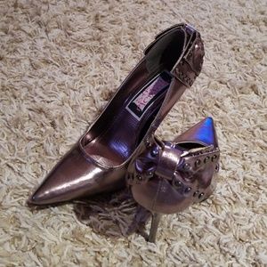 Metallic Pointed-Toe Heels