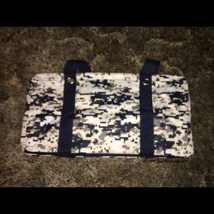 Thirty-One Medium Utility Tote - Digital Camo
